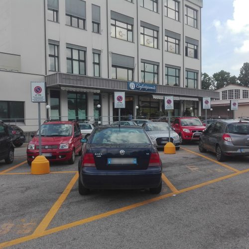 Segnaletica verticale per parcheggi riservati