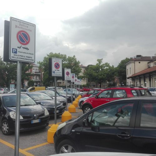 Segnaletica verticale per parcheggi riservati
